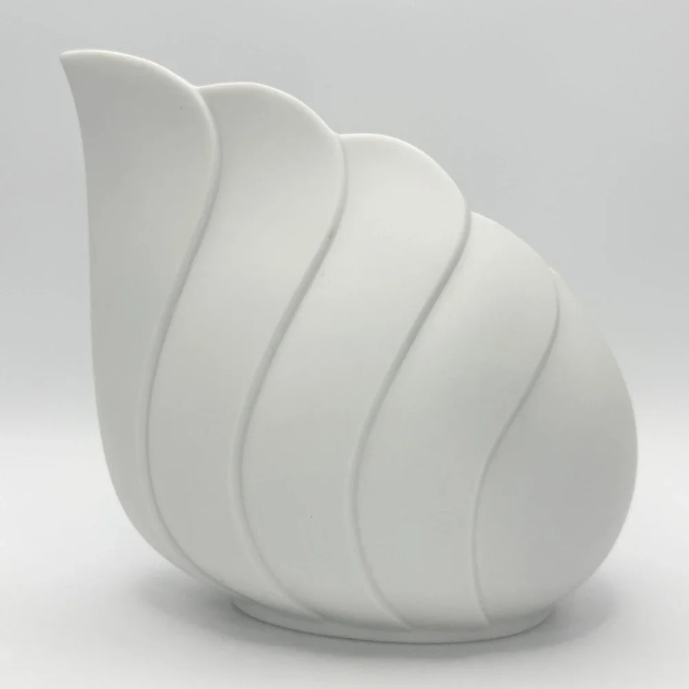 Rosenthal‎ Studio-Linie Uta Feyl White Porcelain Shell Petal Vase Germany 6x7
